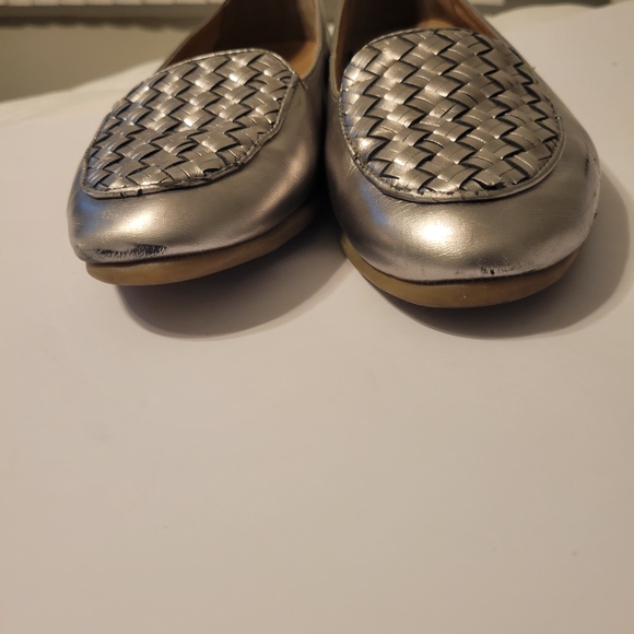 AEROSOLES Silver Woven Flats - Picture 4 of 11